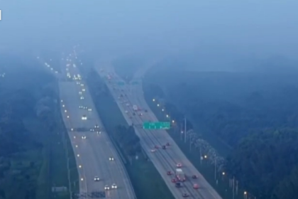 Incendios en los Everglades tiñen de humo el cielo del sur de Florida
