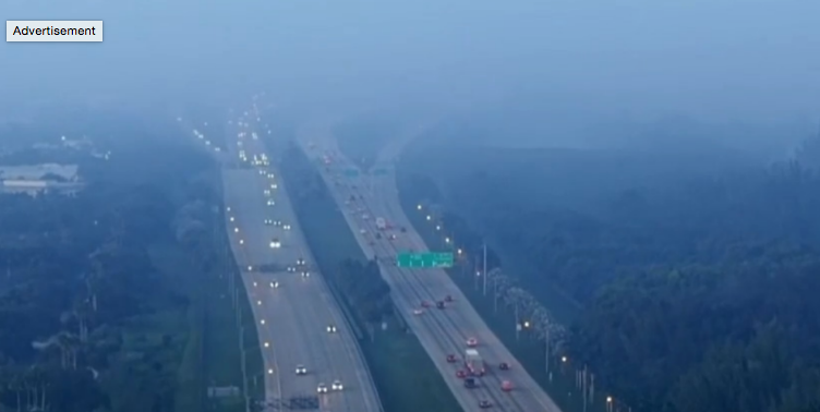 Incendios en los Everglades tiñen de humo el cielo del sur de Florida