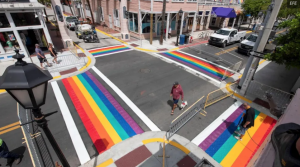 Polémica en South Beach: Florida ordena eliminar el cruce peatonal con colores del orgullo