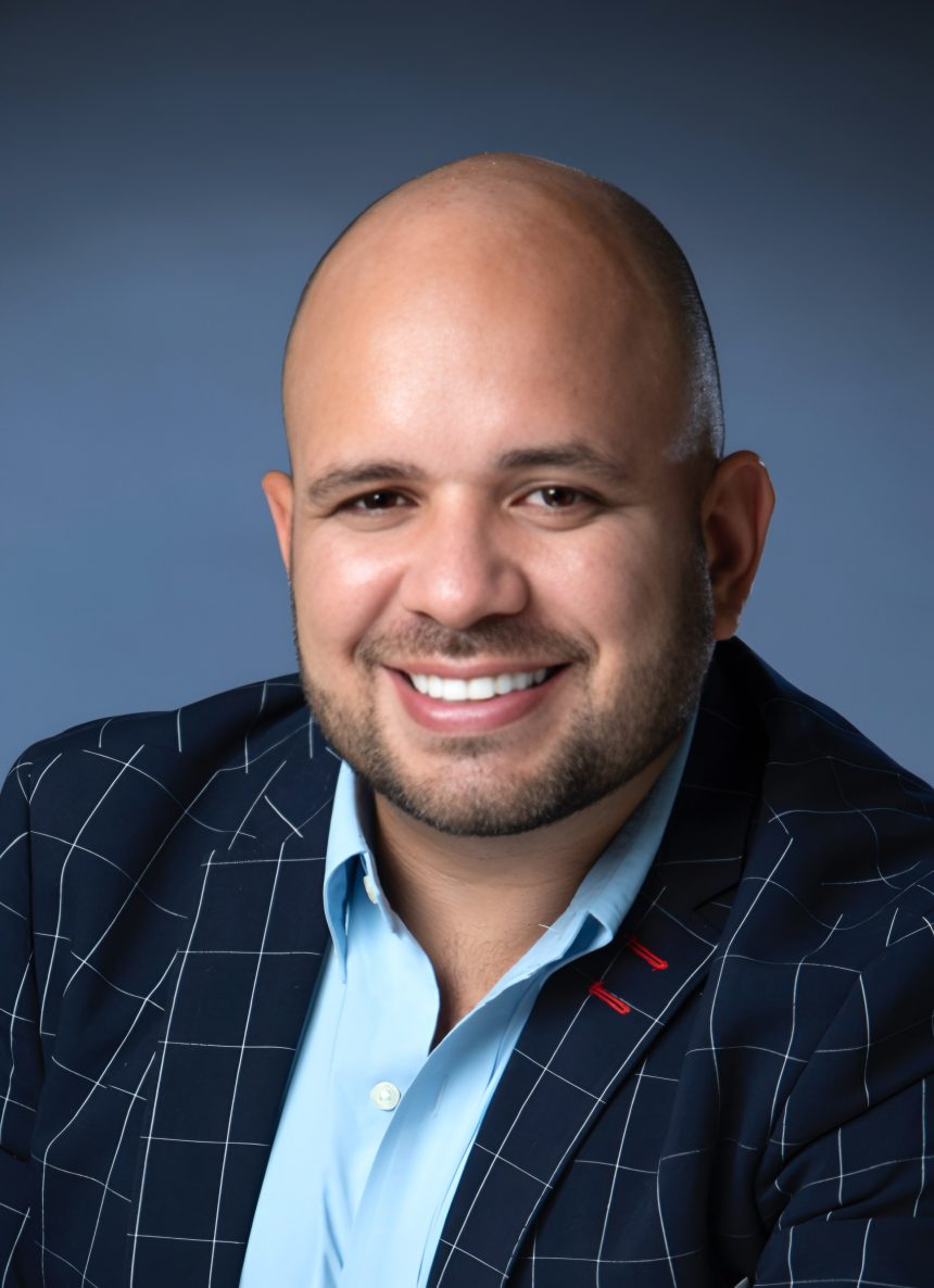 Dr. Rosales reconocido como Cirujano Destacado del Año