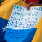 Juez federal bloquea intento de cancelar el TPS para venezolanos