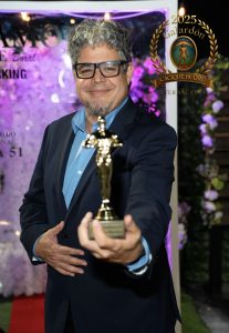 Tom Monasterios galardonado Periodista Alternativo del año