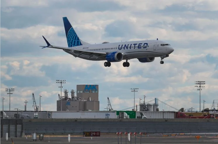 Cierre del gobierno provoca retrasos y cancelaciones de vuelos en Florida