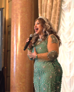 Flor Andino galardonada con el Cacique de Oro Internacional 2025